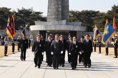 김양 신임 국가보훈처장 국립묘지 참배 이미지